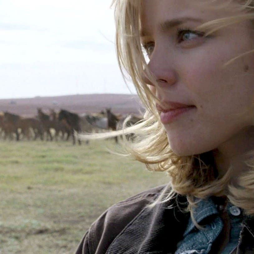 she is - Discord Profile Picture | Free PFP Download