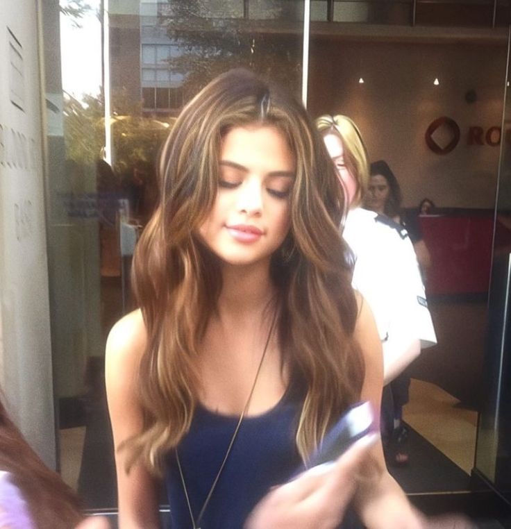 |Selena Gomez - Discord Profile Picture | Free PFP Download